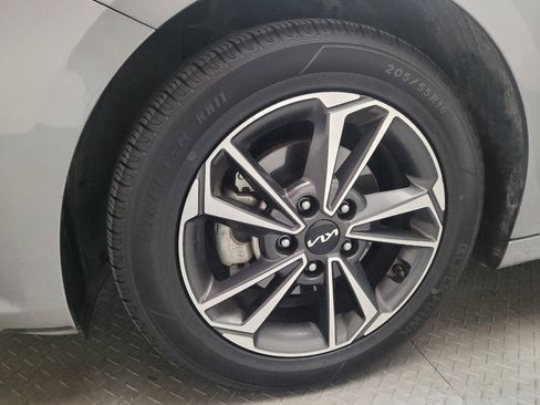 Used 2023 Kia Forte LXS FWD image 31