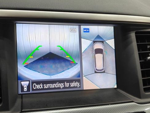 Used 2019 Nissan Pathfinder SL AWD/4WD image 46