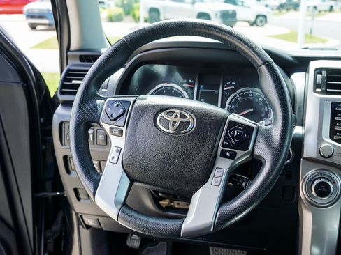 Certified 2022 Toyota 4Runner Limited AWD/4WD image 33