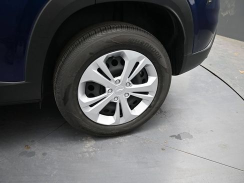 Used 2024 Chevrolet Trax LS FWD image 45