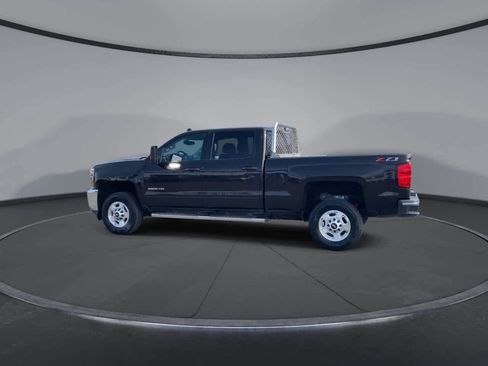 Used 2019 Chevrolet Silverado 2500 LT w/ LT Convenience Package AWD/4WD image 4