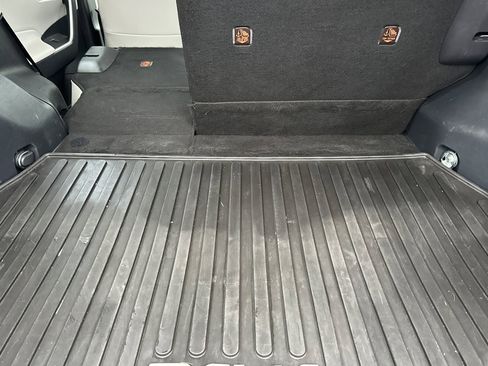 Used 2019 Toyota RAV4 XLE Premium image 17