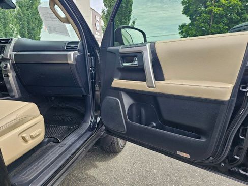 Used 2021 Toyota 4Runner SR5 Premium w/ Moonroof Package AWD/4WD image 12
