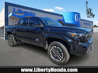 Used 2025 Toyota Tacoma TRD Sport AWD/4WD video 1