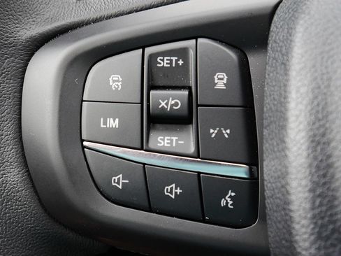 Used 2025 Ford Ranger Lariat w/ FX4 Off-Road Package AWD/4WD image 31