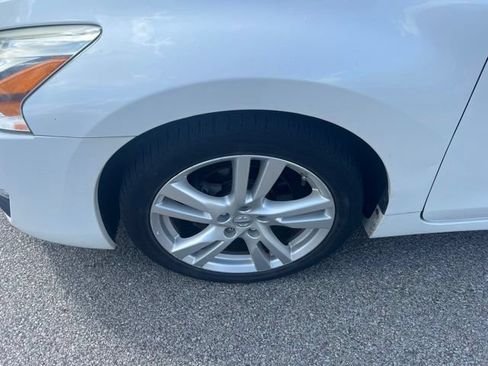 Used 2014 Nissan Altima 3.5 SL w/ Technology Package FWD image 9