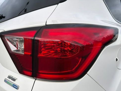 Used 2019 Ford Escape SE AWD/4WD image 12