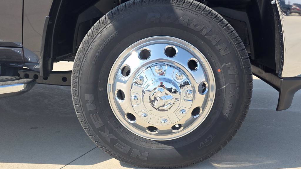 New 2026 RAM 3500 Big Horn AWD/4WD image 12