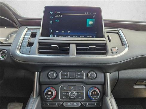 Used 2022 Chevrolet Tahoe Z71 w/ Luxury Package AWD/4WD image 16