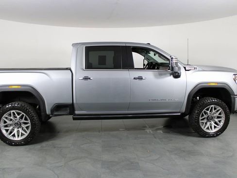 Used 2025 GMC Sierra 2500 Denali w/ Denali Reserve Package image 14