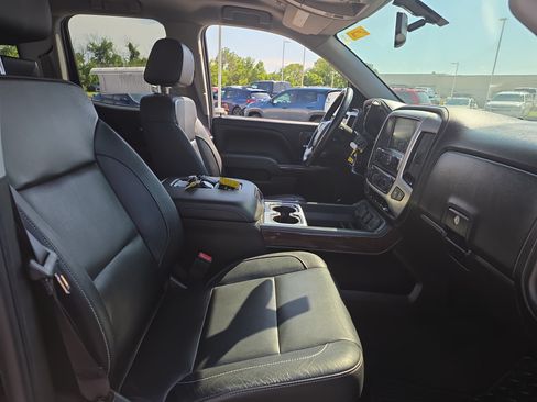 Used 2017 GMC Sierra 1500 SLT w/ SLT Premium Package AWD/4WD image 9