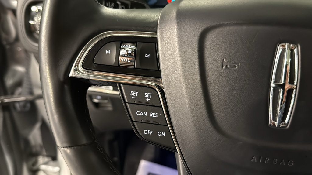 Used 2023 Lincoln Nautilus Reserve AWD/4WD image 12