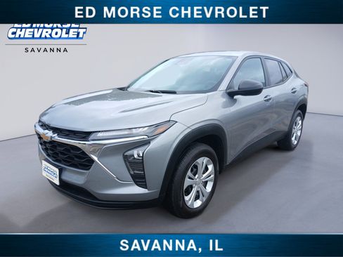 Used 2024 Chevrolet Trax LS w/ Driver Confidence Package FWD image 1