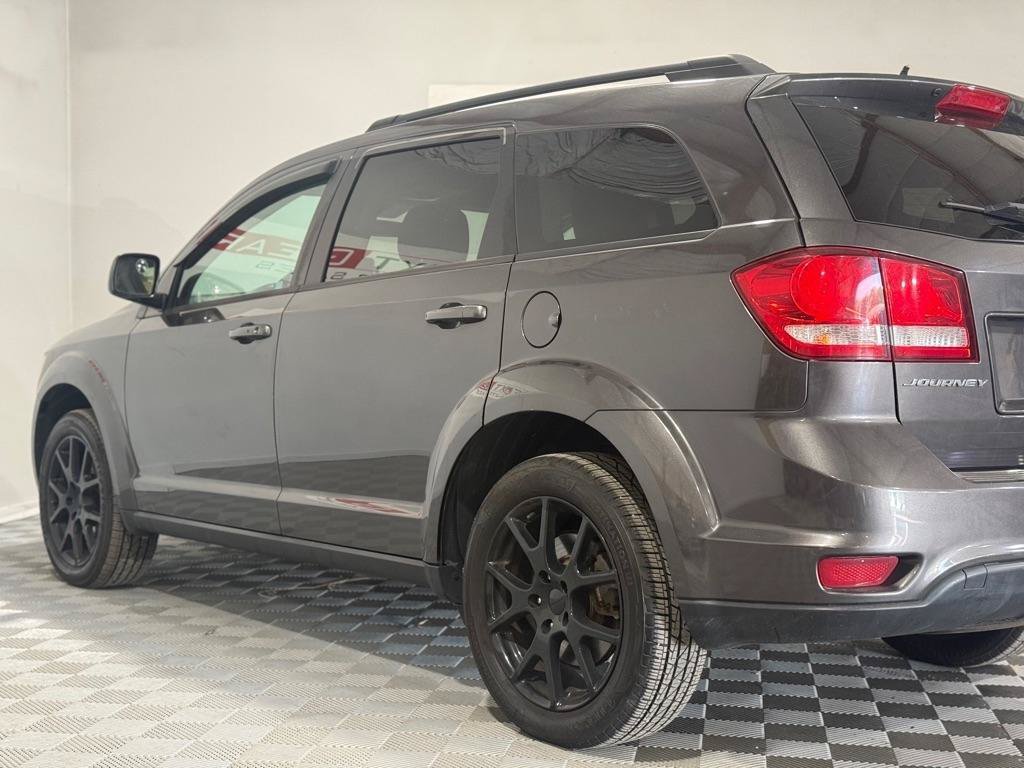 Used 2016 Dodge Journey SXT w/ Blacktop Package FWD image 6