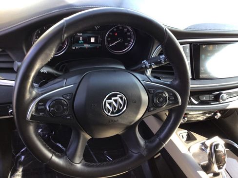 Used 2019 Buick Enclave Essence image 17