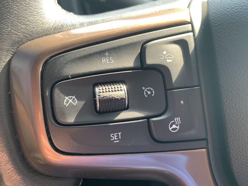 Used 2022 Chevrolet Suburban High Country AWD/4WD image 11