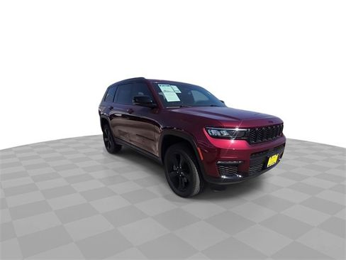 Used 2025 Jeep Grand Cherokee L Limited w/ Black Appearance Package image 2