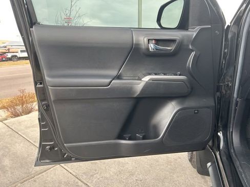 Used 2023 Toyota Tacoma TRD Off-Road image 20
