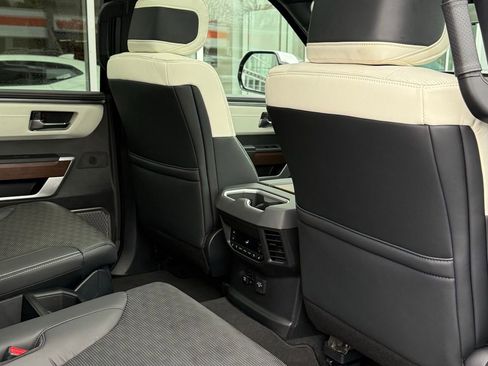 Used 2025 Toyota Sequoia Capstone image 28