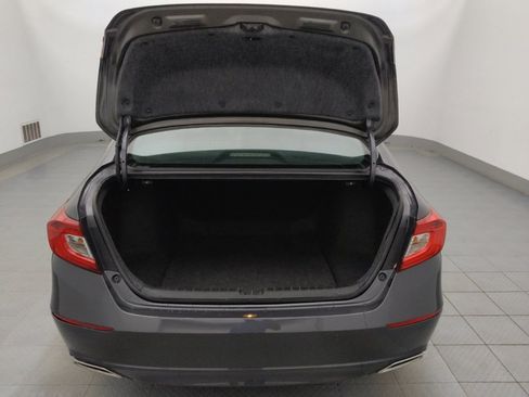 Used 2018 Honda Accord Touring image 29