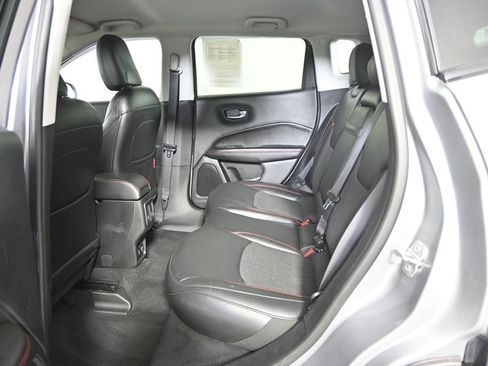 Used 2019 Jeep Compass Trailhawk w/ Safety & Security Group AWD/4WD image 17