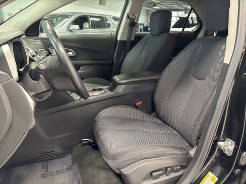 Used 2017 Chevrolet Equinox LT w/ Convenience Package image 9