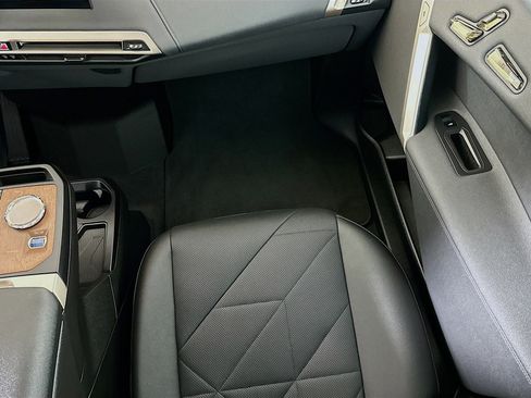 Used 2023 BMW iX xDrive50 w/ Premium Package image 22