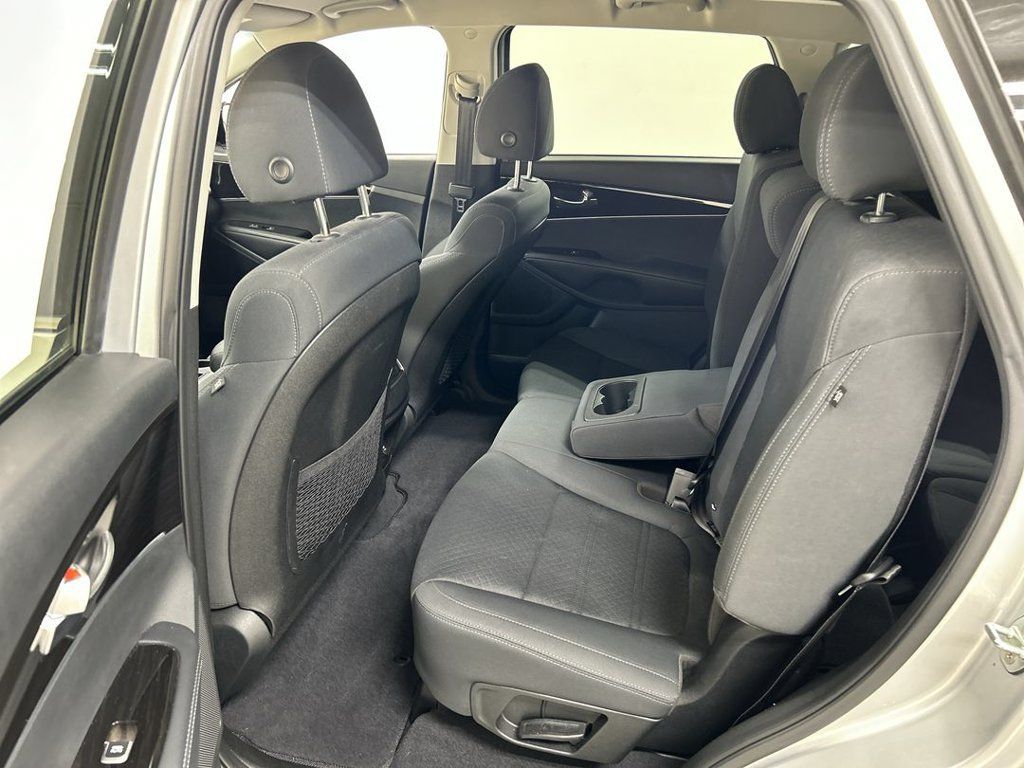 Used 2020 Kia Sorento LX w/ LX I4 Convenience Package AWD/4WD image 19
