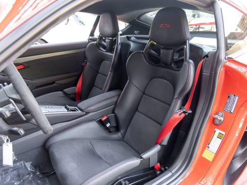 Certified 2023 Porsche 718 Cayman GT4 RWD image 5