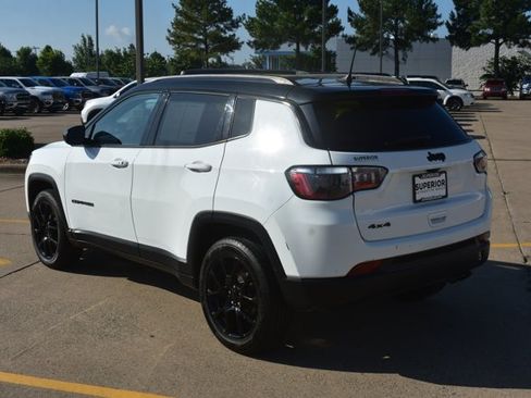 Used 2022 Jeep Compass Latitude w/ Sun and Sound Group AWD/4WD image 8