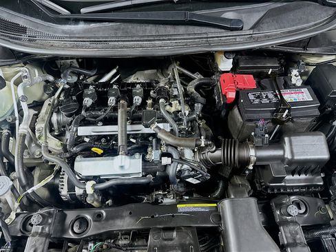 Used 2025 Nissan Versa SV image 31