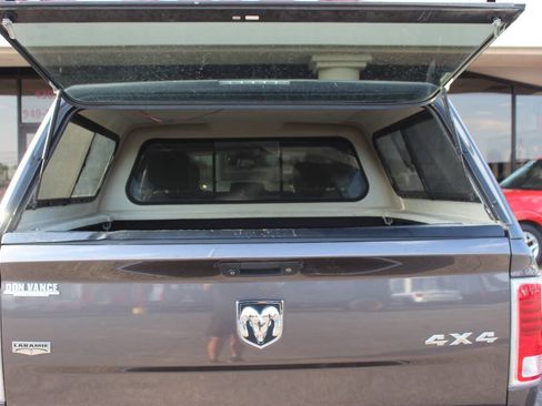 Used 2018 RAM 1500 Laramie w/ Convenience Group AWD/4WD image 14