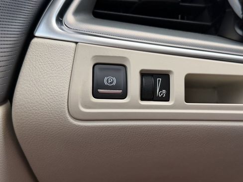 Used 2023 Cadillac XT5 Premium Luxury FWD image 27
