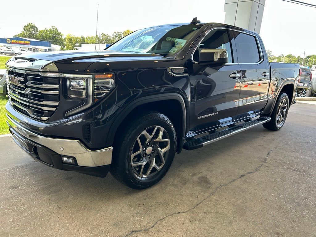 Certified 2024 GMC Sierra 1500 SLT AWD/4WD image 4