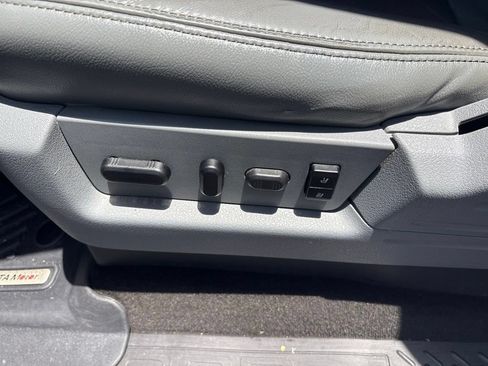 Used 2013 Ford F150 Lariat w/ Lariat Chrome Pkg RWD image 7