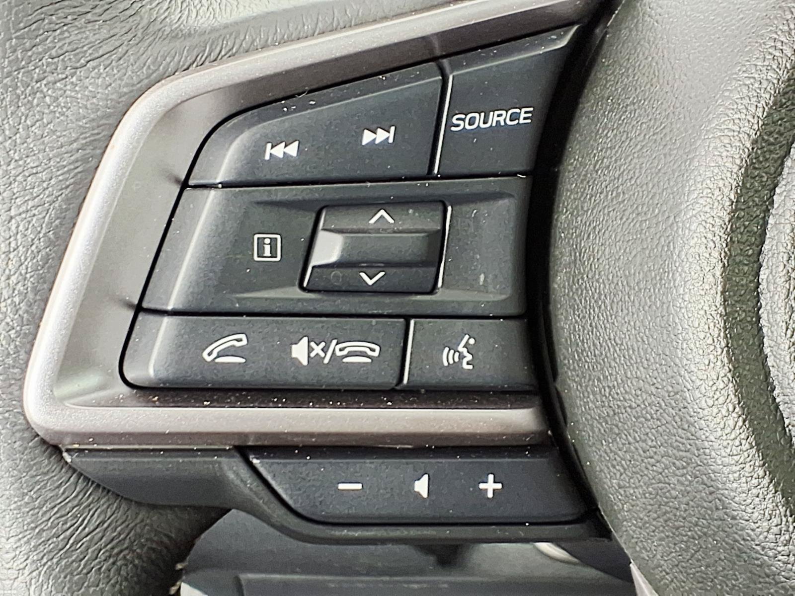 Used 2025 Subaru Outback Limited AWD/4WD image 18