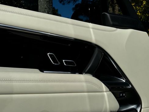 New 2025 Land Rover Range Rover SE image 8