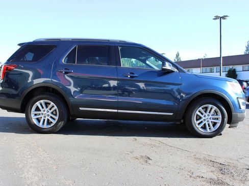 Used 2017 Ford Explorer XLT w/ Equipment Group 201A image 18