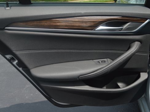 Used 2020 BMW 530i RWD image 28