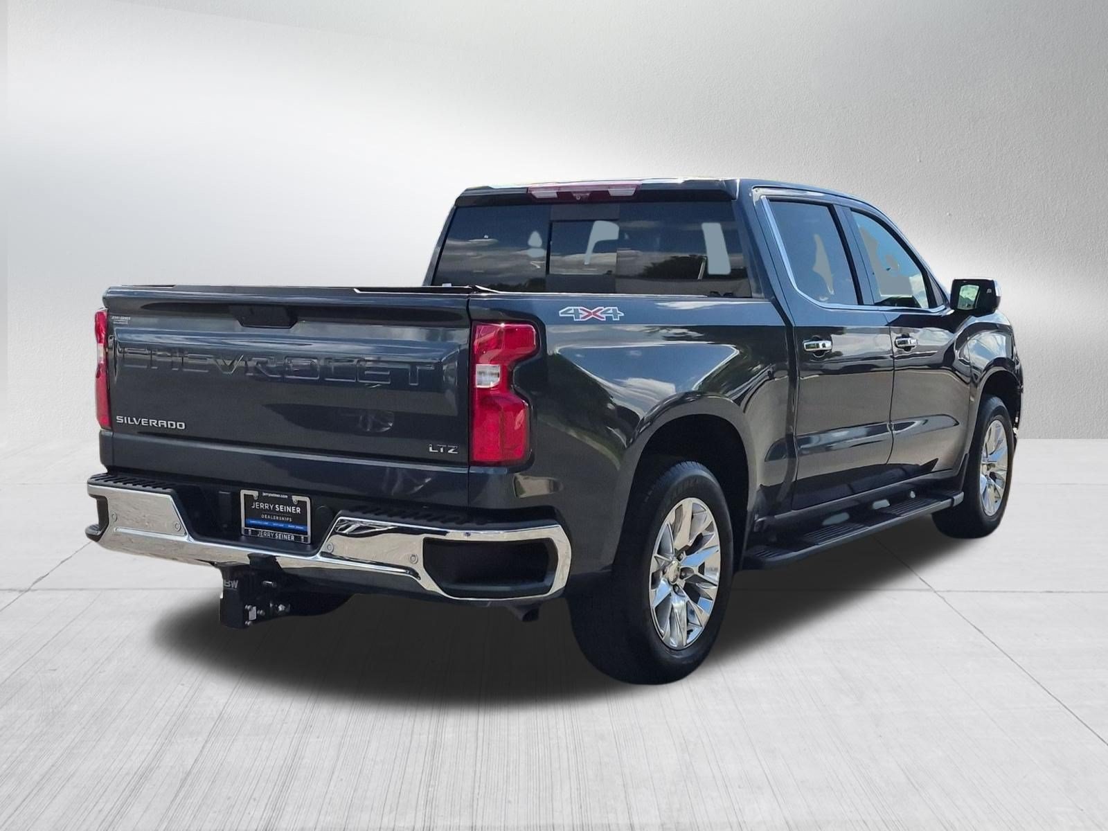 Certified 2021 Chevrolet Silverado 1500 LTZ w/ LTZ Premium Package AWD/4WD image 6