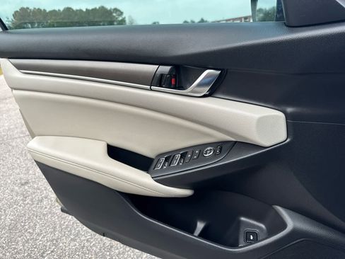 Used 2020 Honda Accord LX image 29