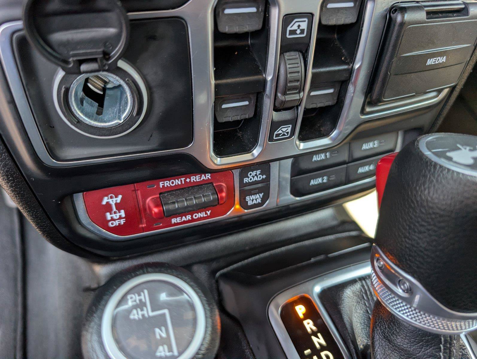 Used 2025 Jeep Wrangler Unlimited Rubicon AWD/4WD image 21