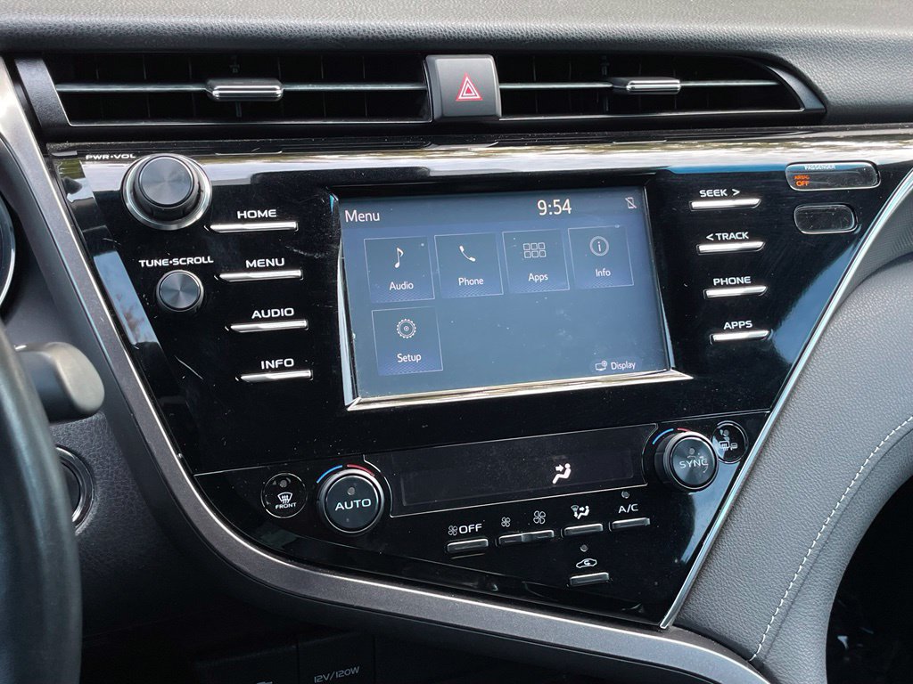 Used 2018 Toyota Camry XSE FWD image 16