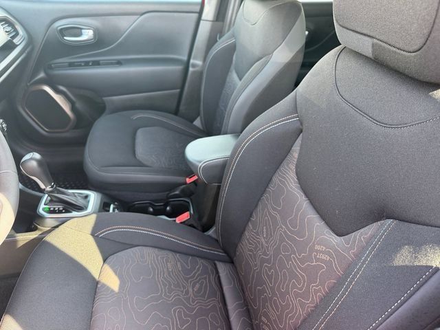 Used 2023 Jeep Renegade Latitude AWD/4WD image 14