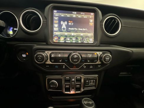 Used 2021 Jeep Wrangler Unlimited Sahara w/ Cold Weather Group image 21