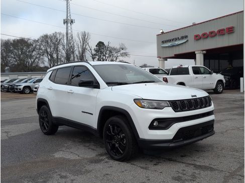 New 2026 Jeep Compass Latitude image 7