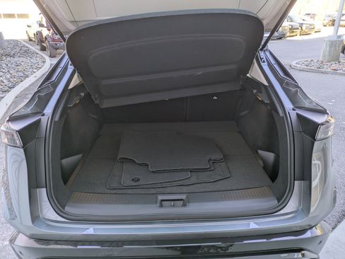 Used 2023 Nissan Ariya AWD image 32