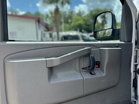 Used 2019 GMC Savana 2500 w/ Driver Convenience Package image 10
