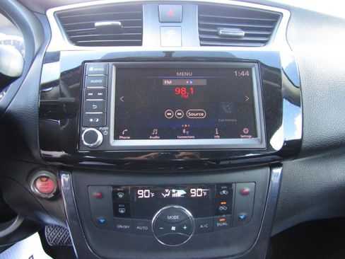 Used 2019 Nissan Sentra SR image 12