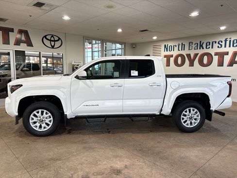 New 2025 Toyota Tacoma SR5 image 7
